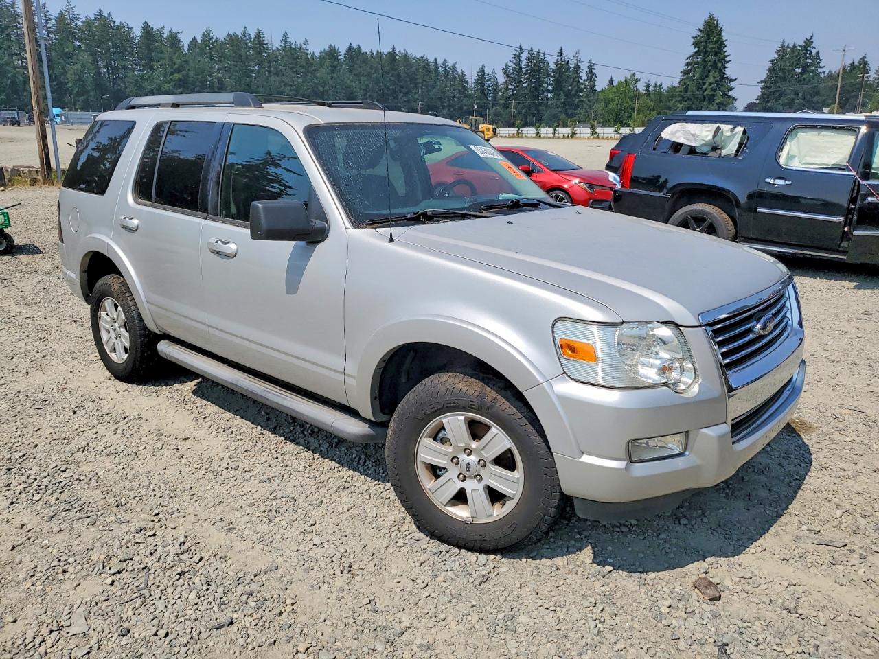 2010 Ford Explorer Xlt Silver vin: 1FMEU7DE9AUA28409