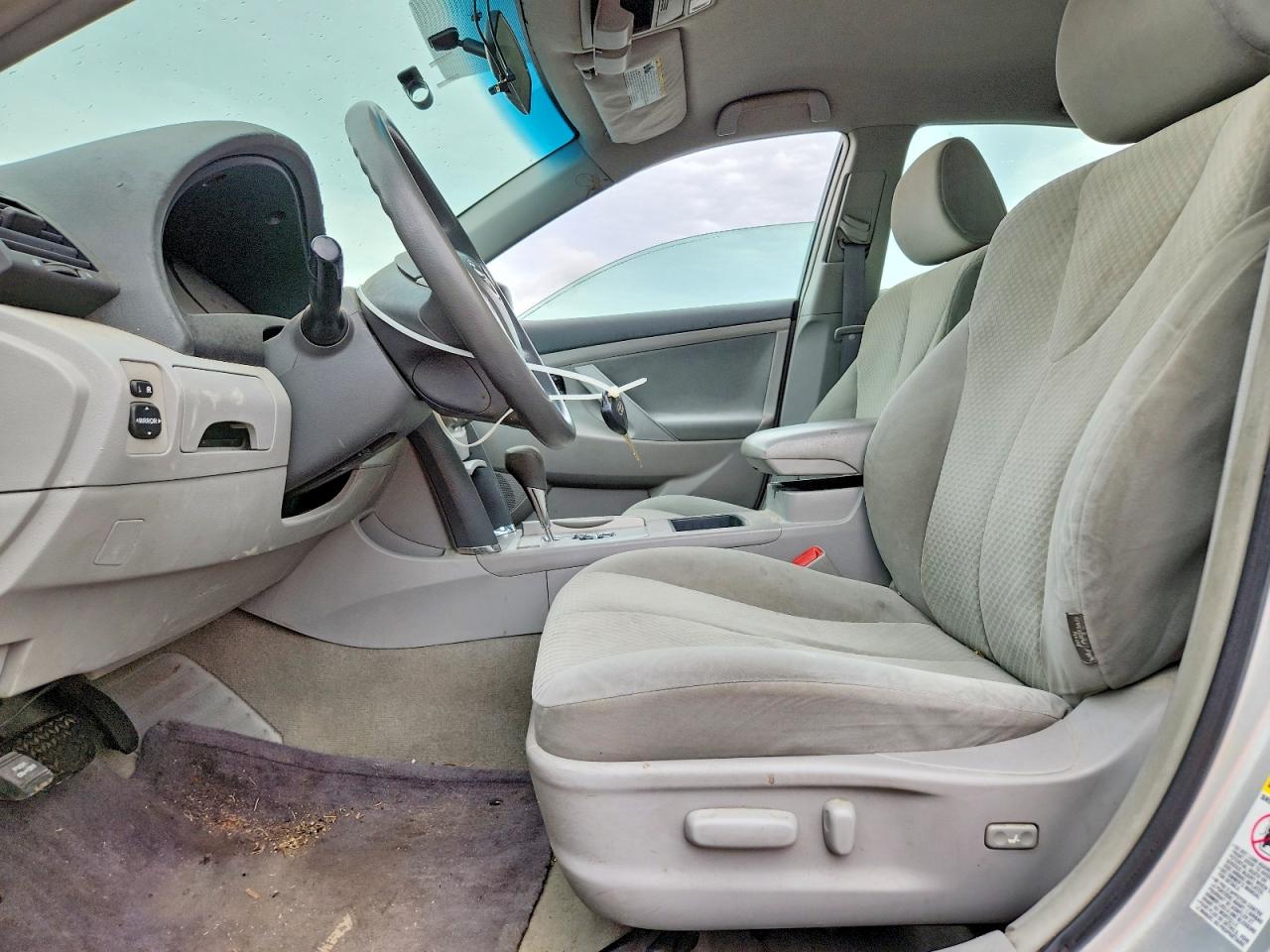 2009 Toyota Camry Le Silver vin: 4T1BE46K79U315972