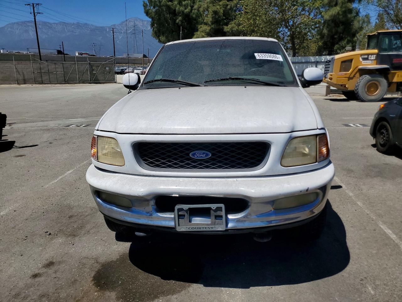 1997 Ford F250 White vin: 1FTFX28W8VKC74729