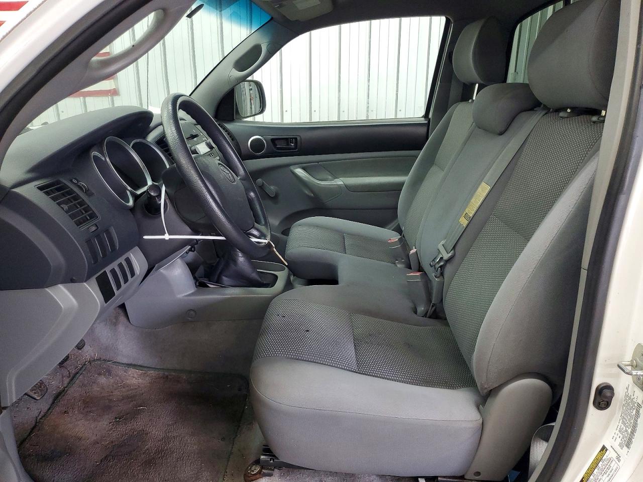 2006 Toyota Tacoma Base White vin: 5TENX22N56Z147087