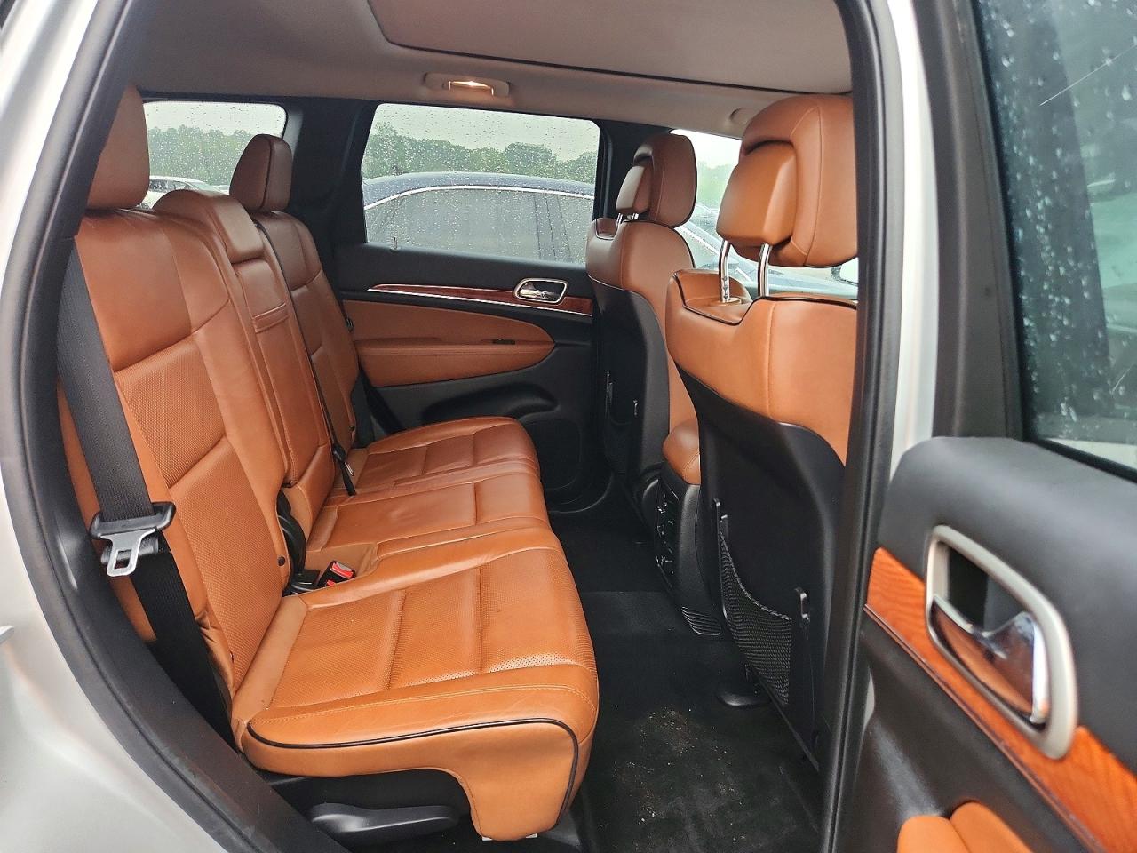 2012 Jeep Grand Cherokee Overland Silver vin: 1C4RJFCGXCC292257