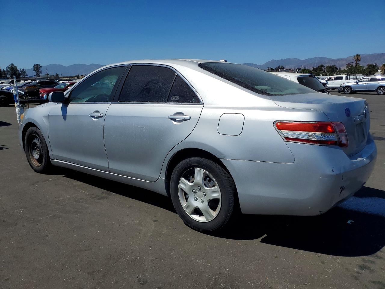 2011 Toyota Camry Le Серебряный vin: 4T4BF3EK3BR113506