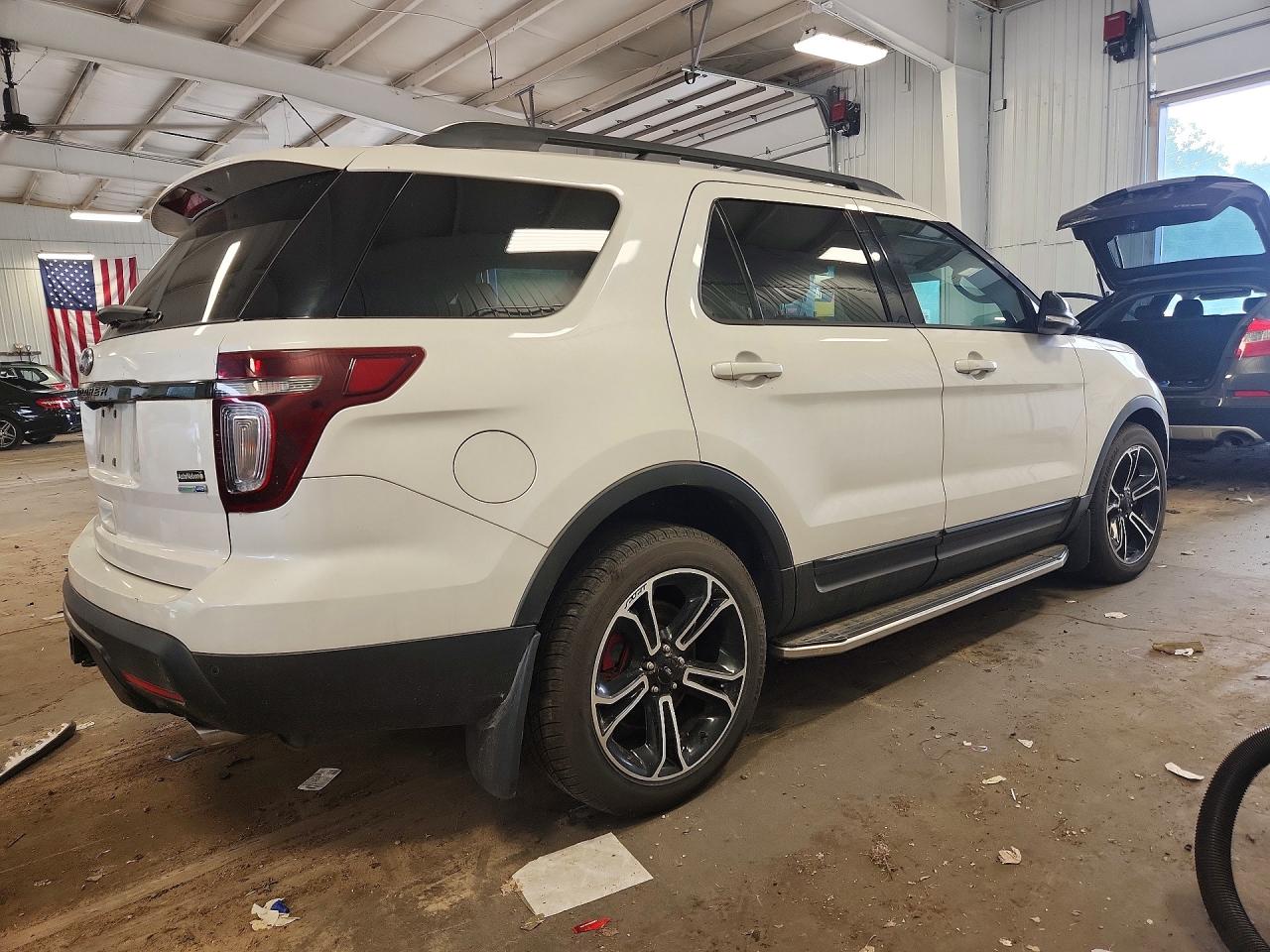 2015 Ford Explorer Sport White vin: 1FM5K8GT3FGA40647
