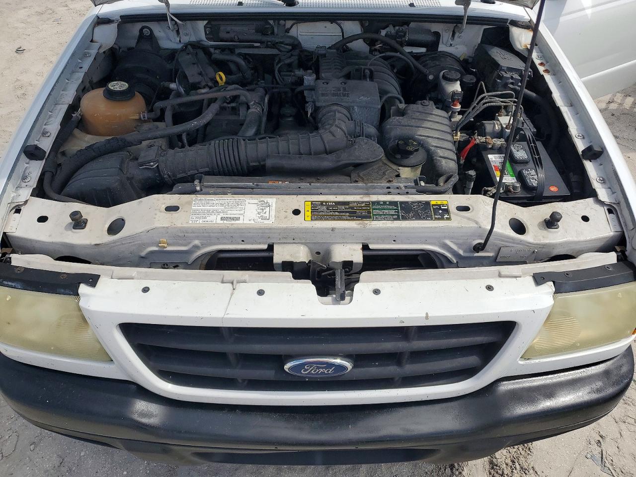 2003 Ford Ranger White vin: 1FTYR10D43PA13217