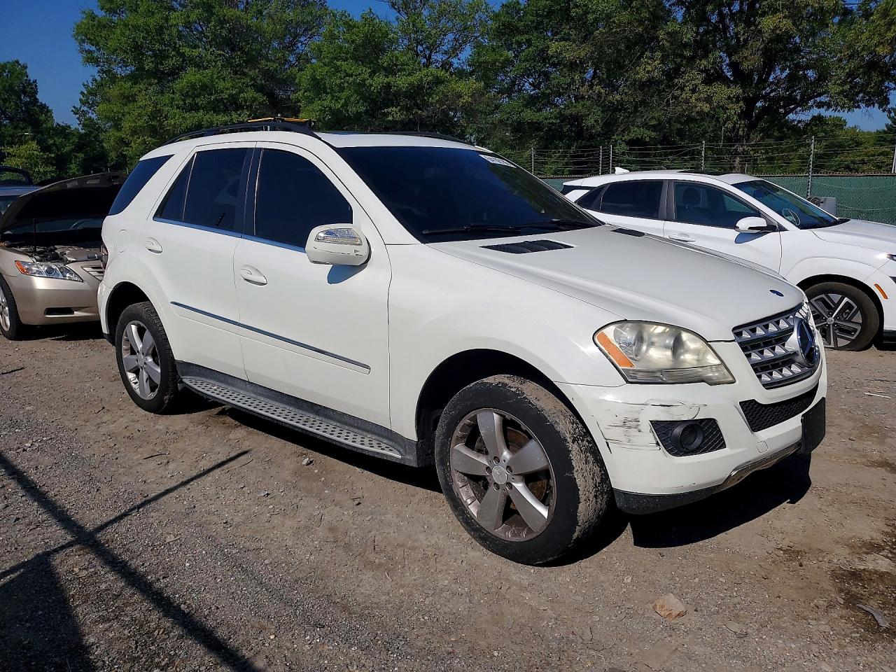 2010 Mercedes-benz Ml 350 4matic White vin: 4JGBB8GB6AA562033