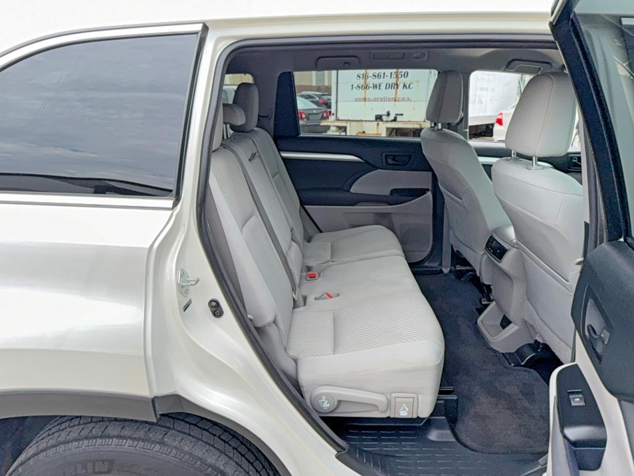 2014 Toyota Highlander Le Белый vin: 5TDBKRFH1ES015566