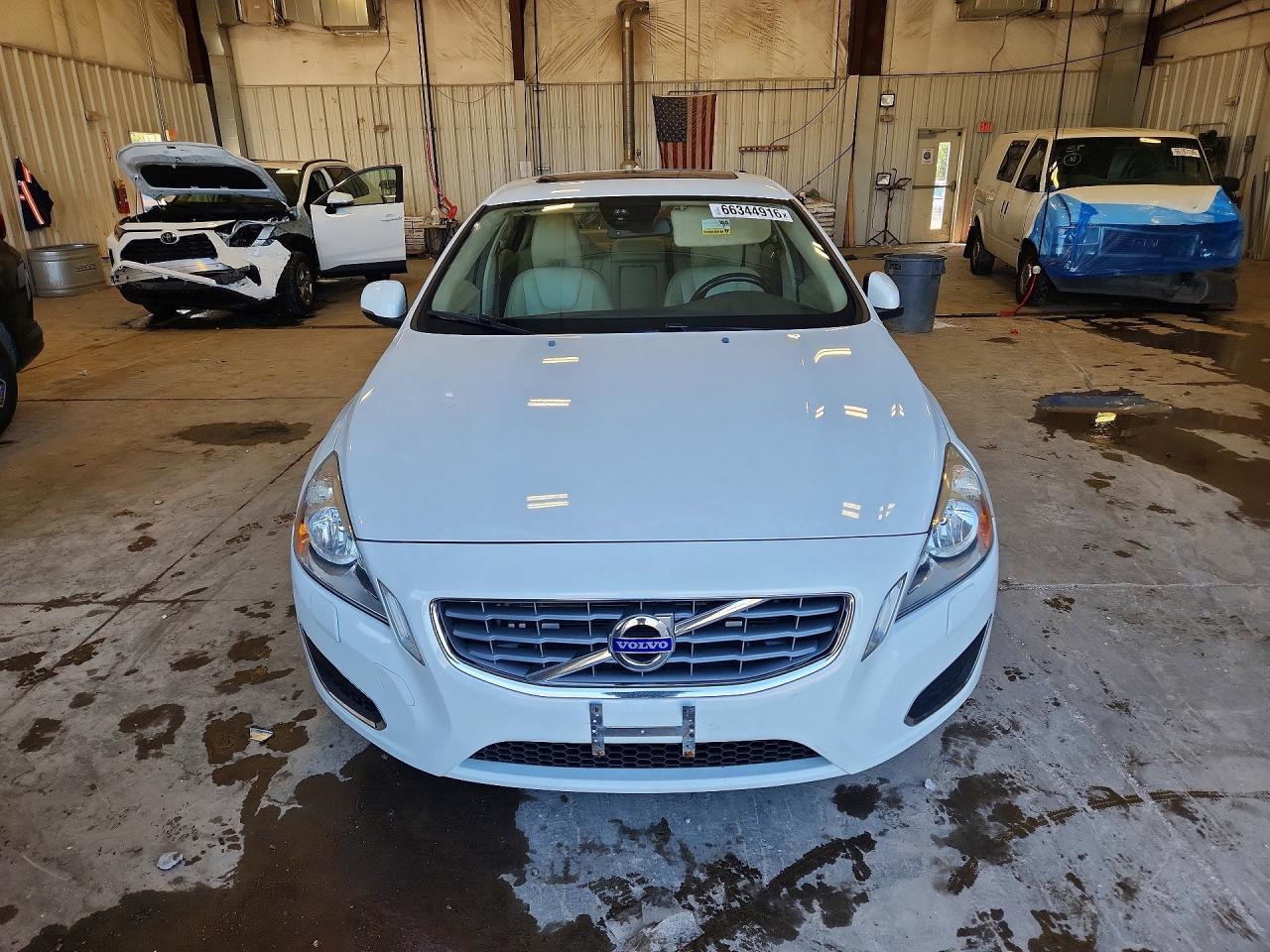 2013 Volvo S60 T5 White vin: YV1612FS1D2221459