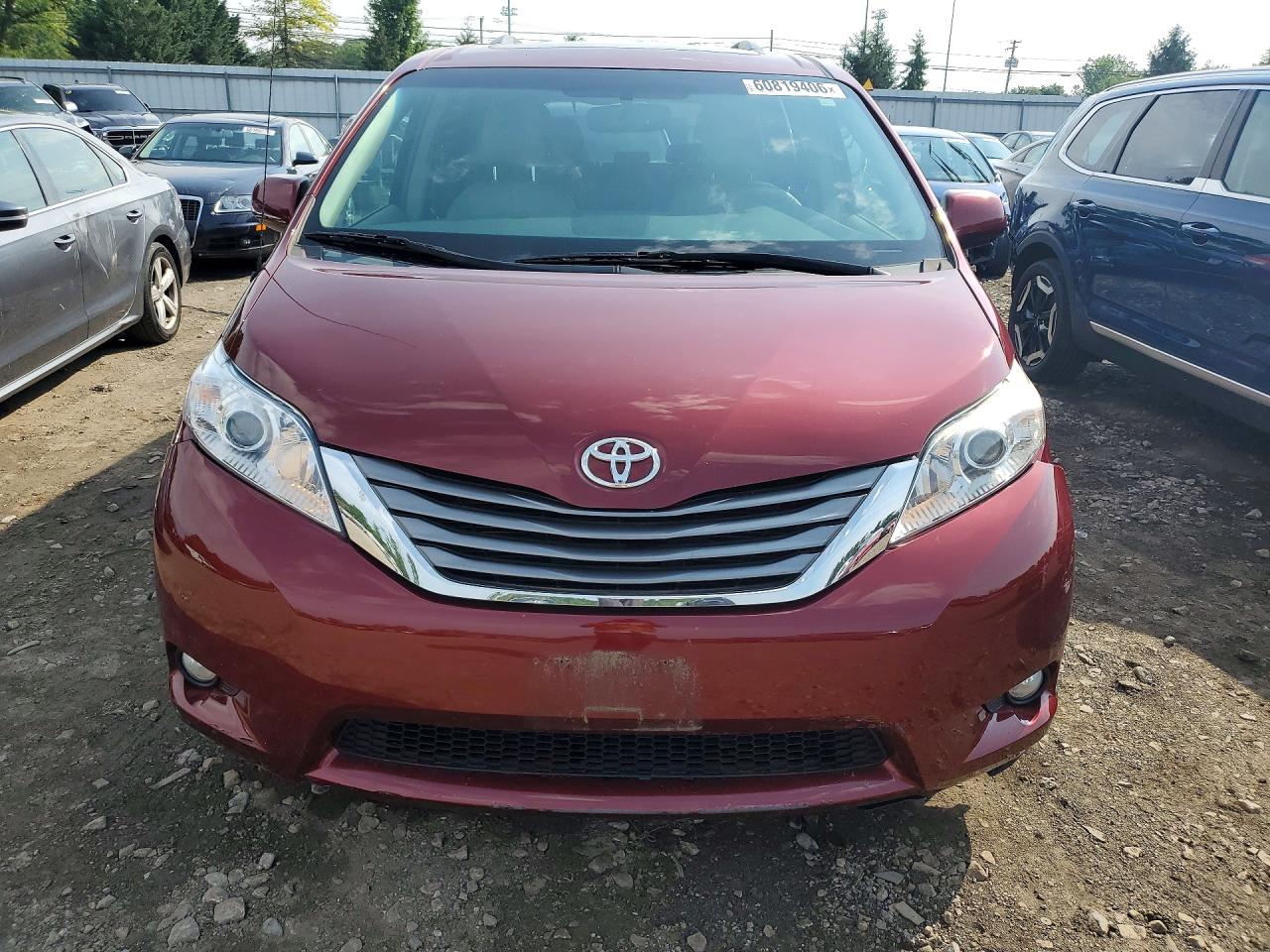 2013 Toyota Sienna Xle 7-passenger Maroon vin: 5TDDK3DC0DS059294
