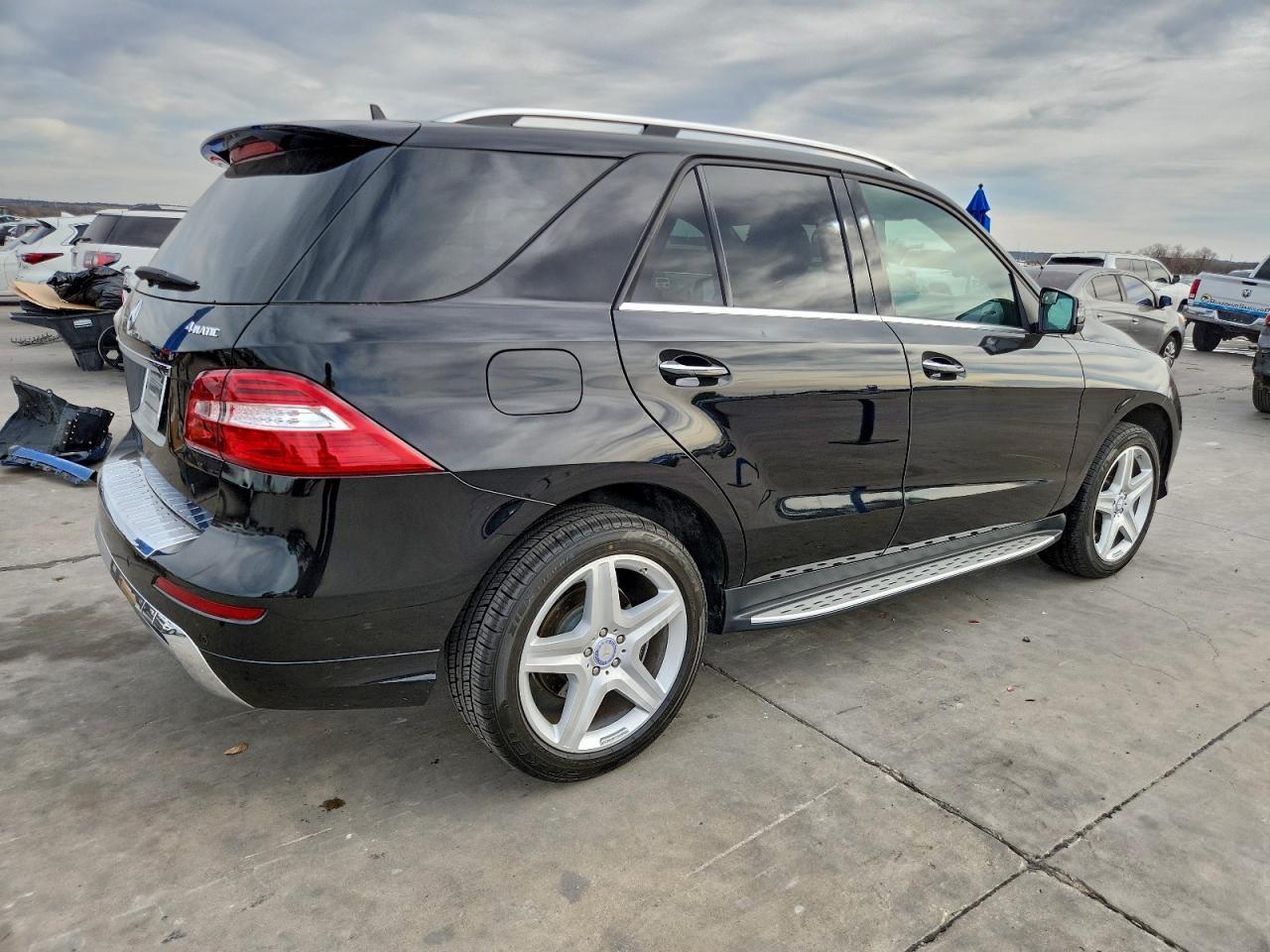 2013 Mercedes-benz Ml 550 4matic Black vin: 4JGDA7DB1DA167224