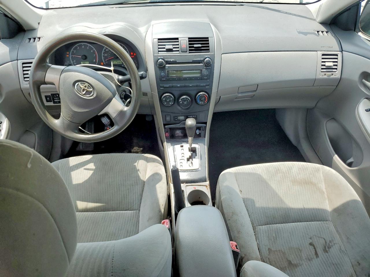 2010 Toyota Corolla Le Silver vin: 2T1BU4EE3AC290945