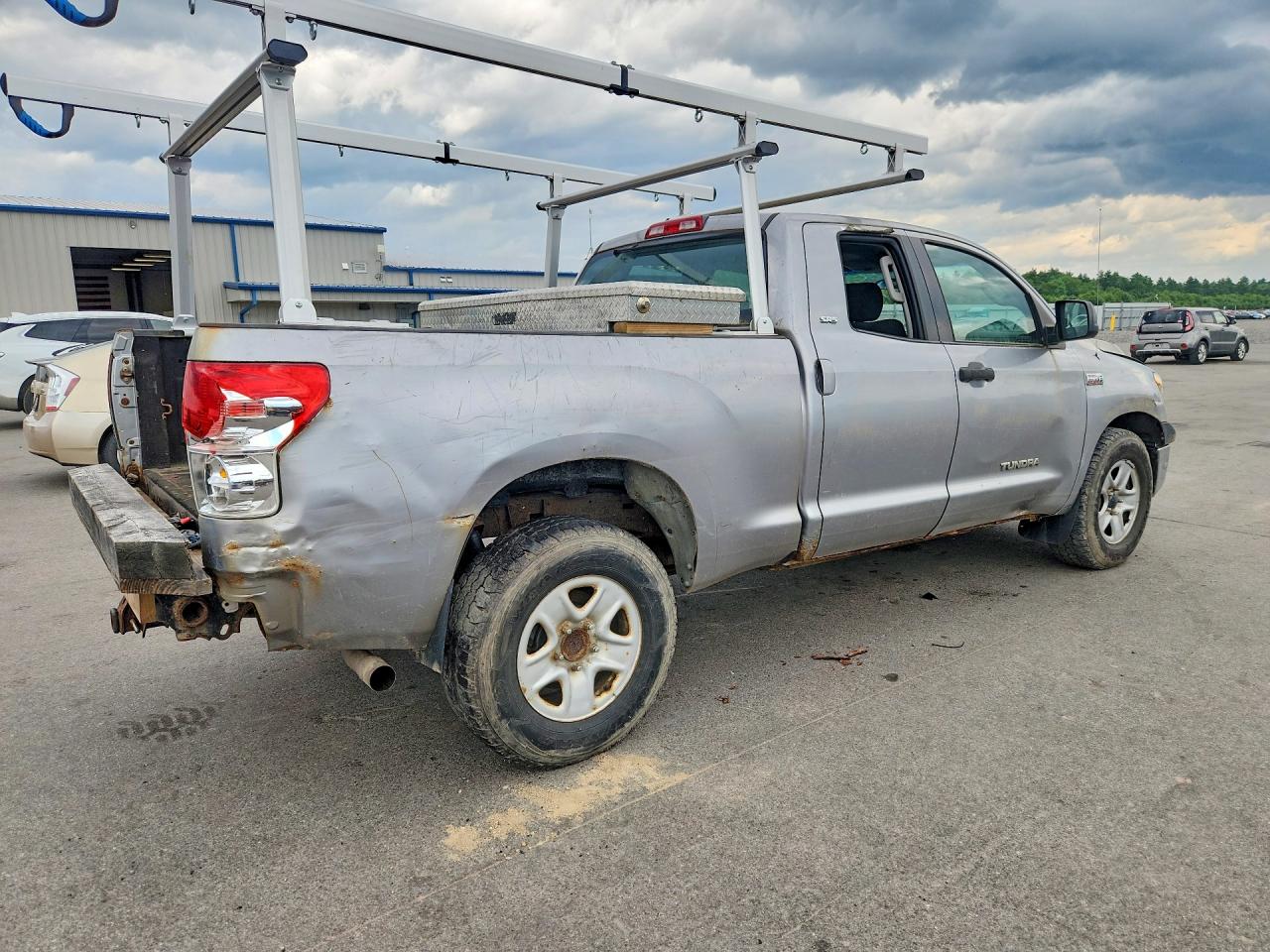 2008 Toyota Tundra Sr5 Серебряный vin: 5TFBV54118X069633