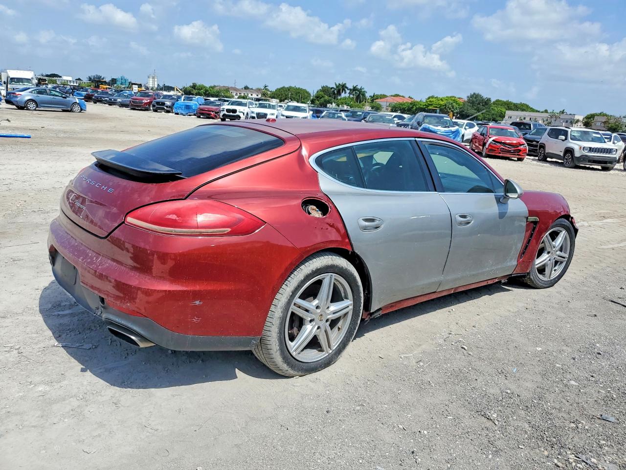 2015 Porsche Panamera 2 Красный vin: WP0AA2A73FL000977
