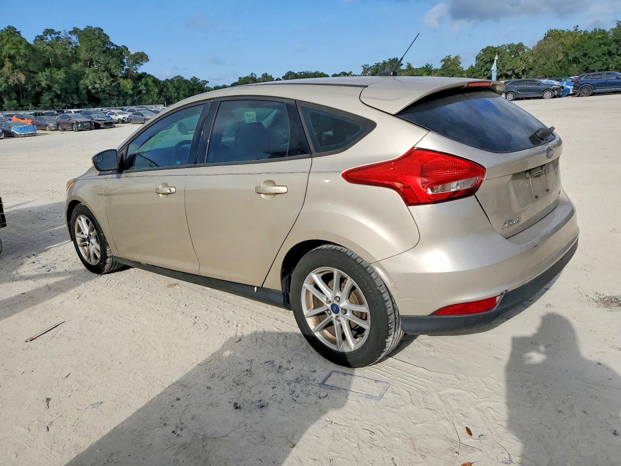 2017 Ford Focus Se Tan vin: 1FADP3K26HL241963