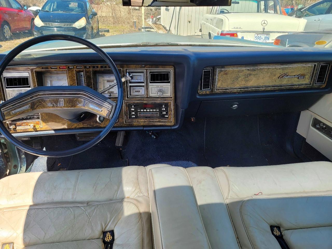 1979 Lincoln Continental Signature Teal vin: 9Y895759997