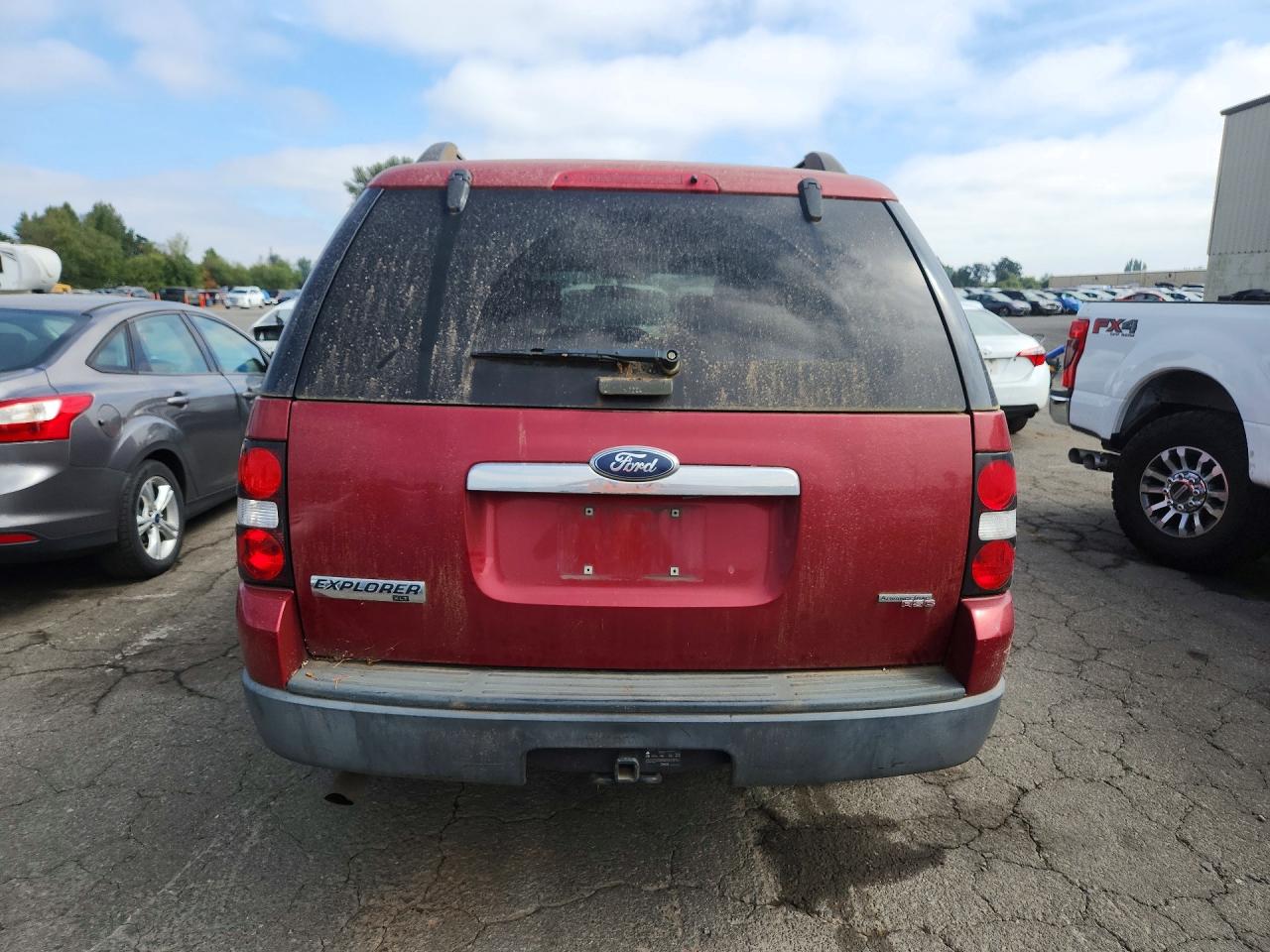 2007 Ford Explorer Xlt Red vin: 1FMEU73EX7UA82232