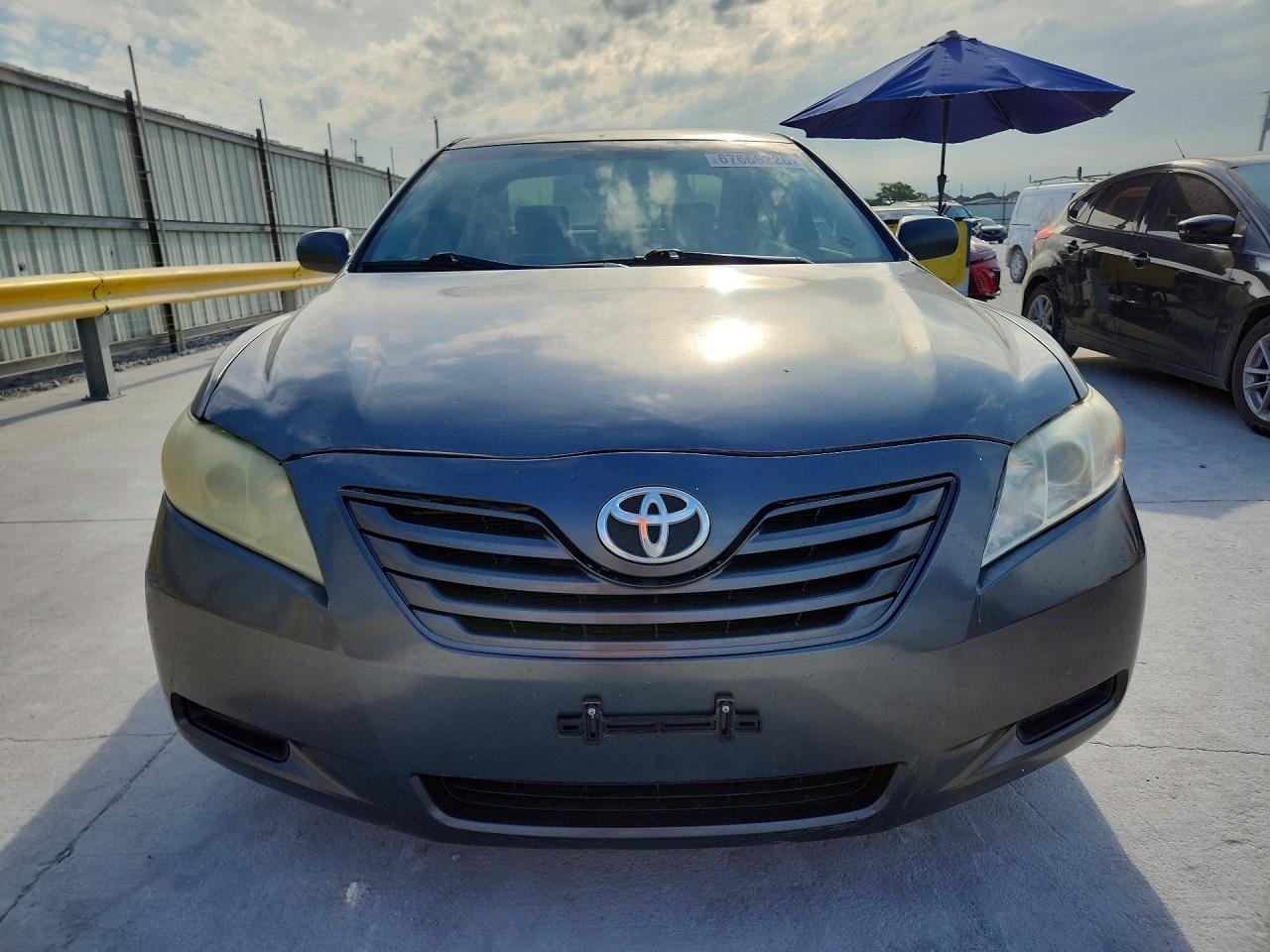 2009 Toyota Camry Le Gray vin: 4T4BE46KX9R107235