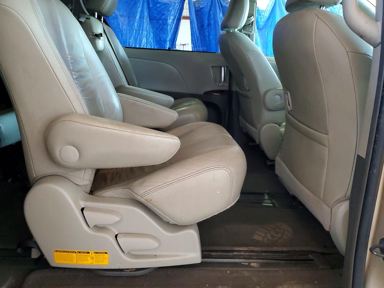 2013 Toyota Sienna Xle 8-passenger Gold vin: 5TDYK3DC6DS404703