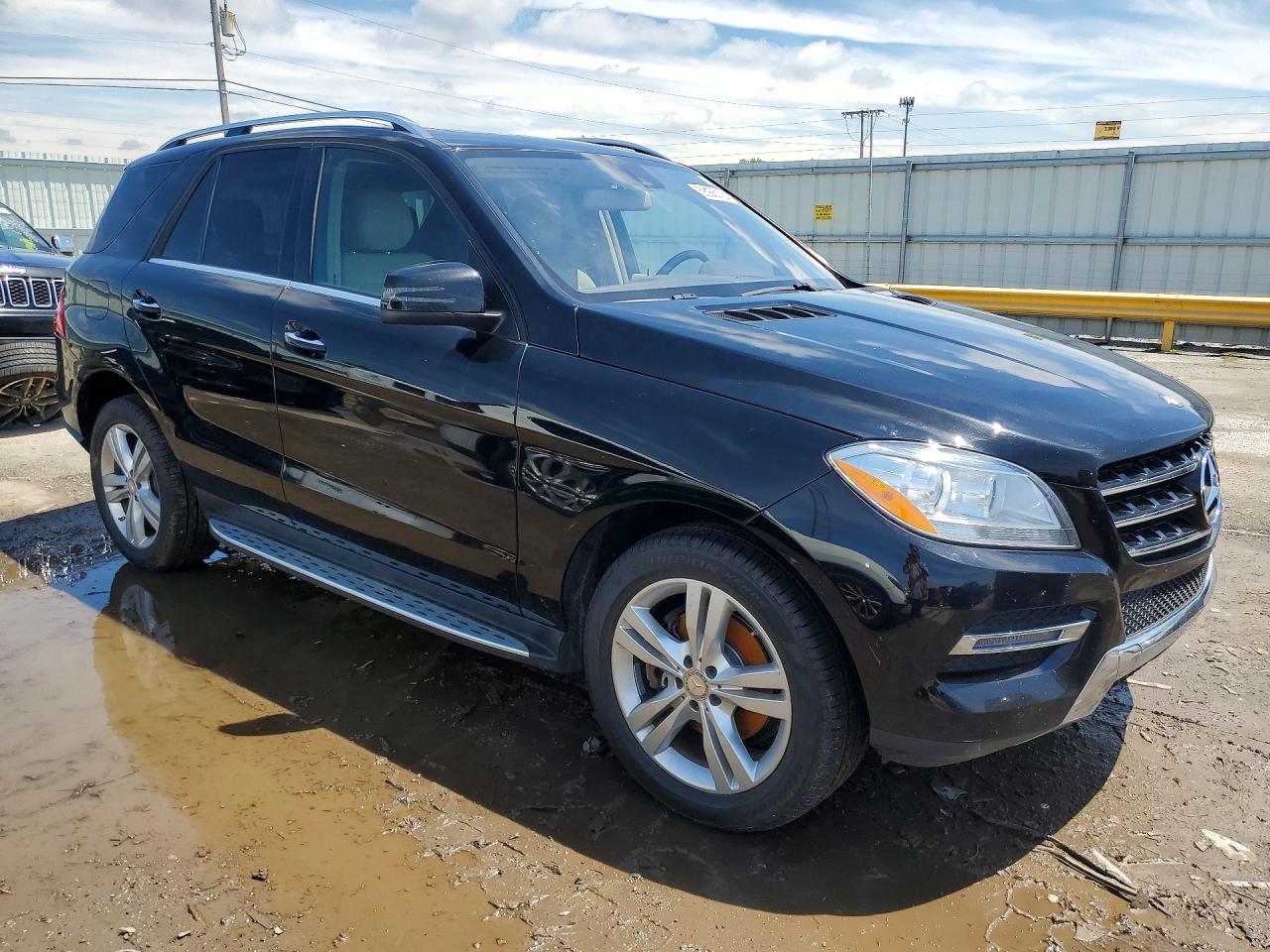 2015 Mercedes-benz Ml 250 Bluetec Черный vin: 4JGDA0EB9FA473838