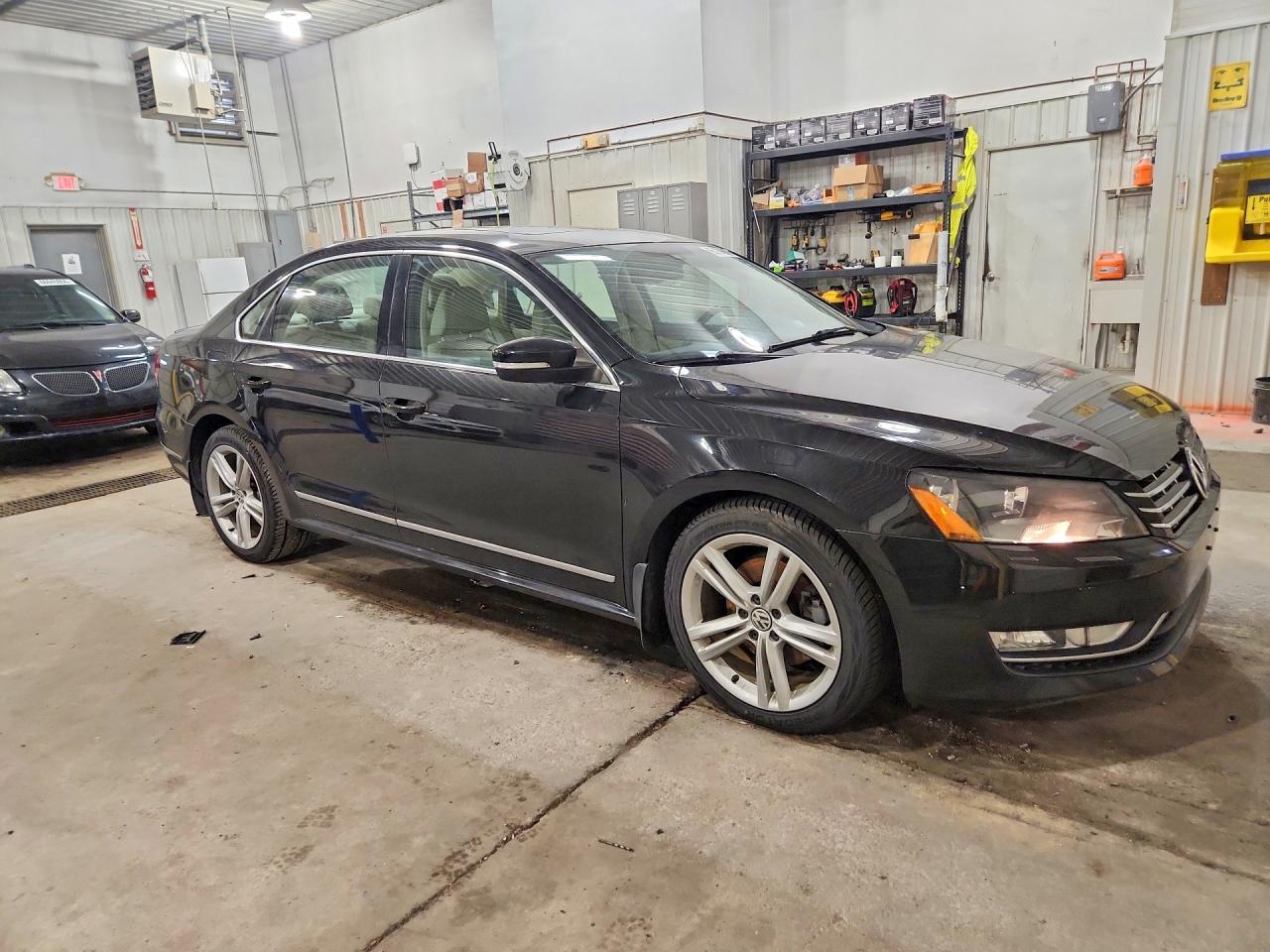 2014 Volkswagen Passat Sel Black vin: 1VWCN7A32EC107683