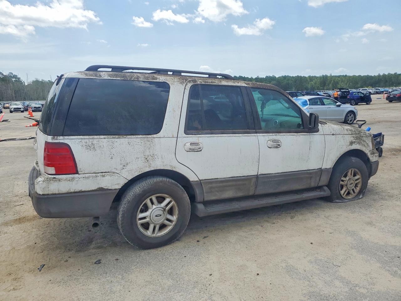 2005 Ford Expedition Xlt White vin: 1FMPU16555LB12452