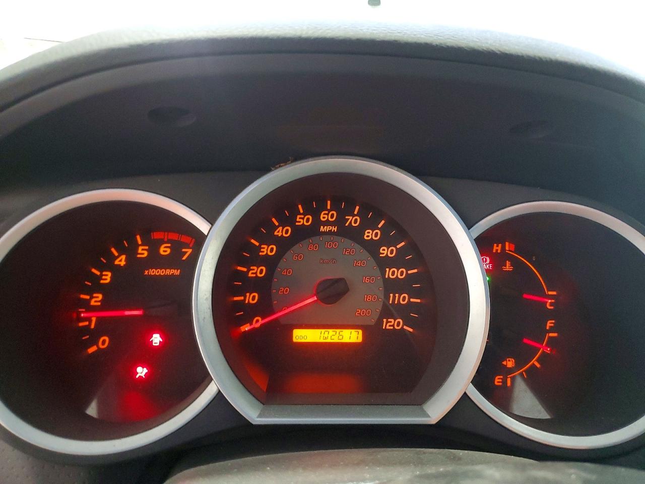2005 Toyota Tacoma Double Cab Silver vin: 5TELU42N25Z130094