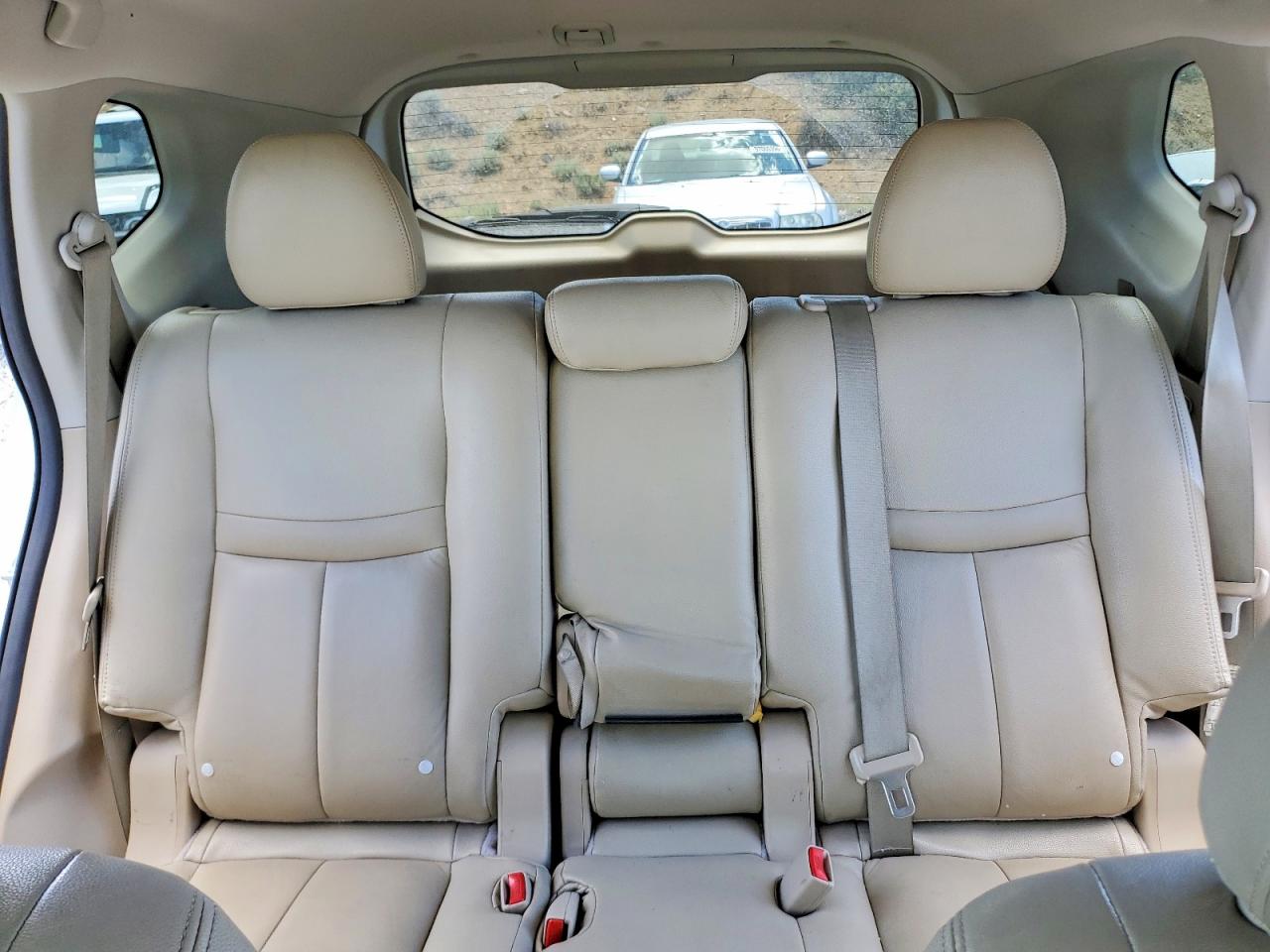 2015 Nissan Rogue Sv Белый vin: 5N1AT2MKXFC831429