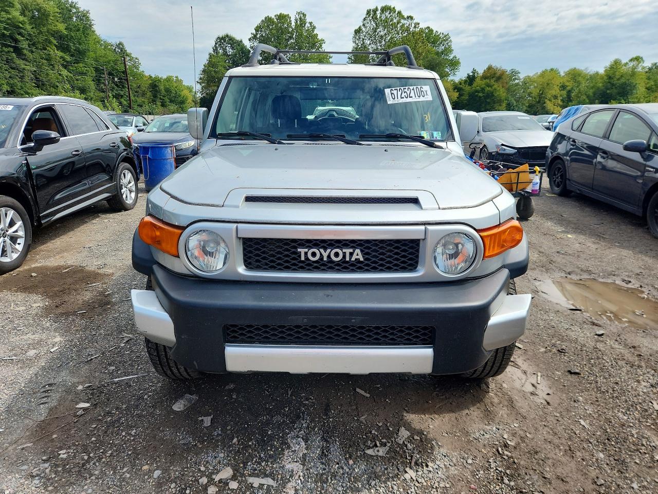 2008 Toyota Fj Cruiser Base Silver vin: JTEBU11F68K011229