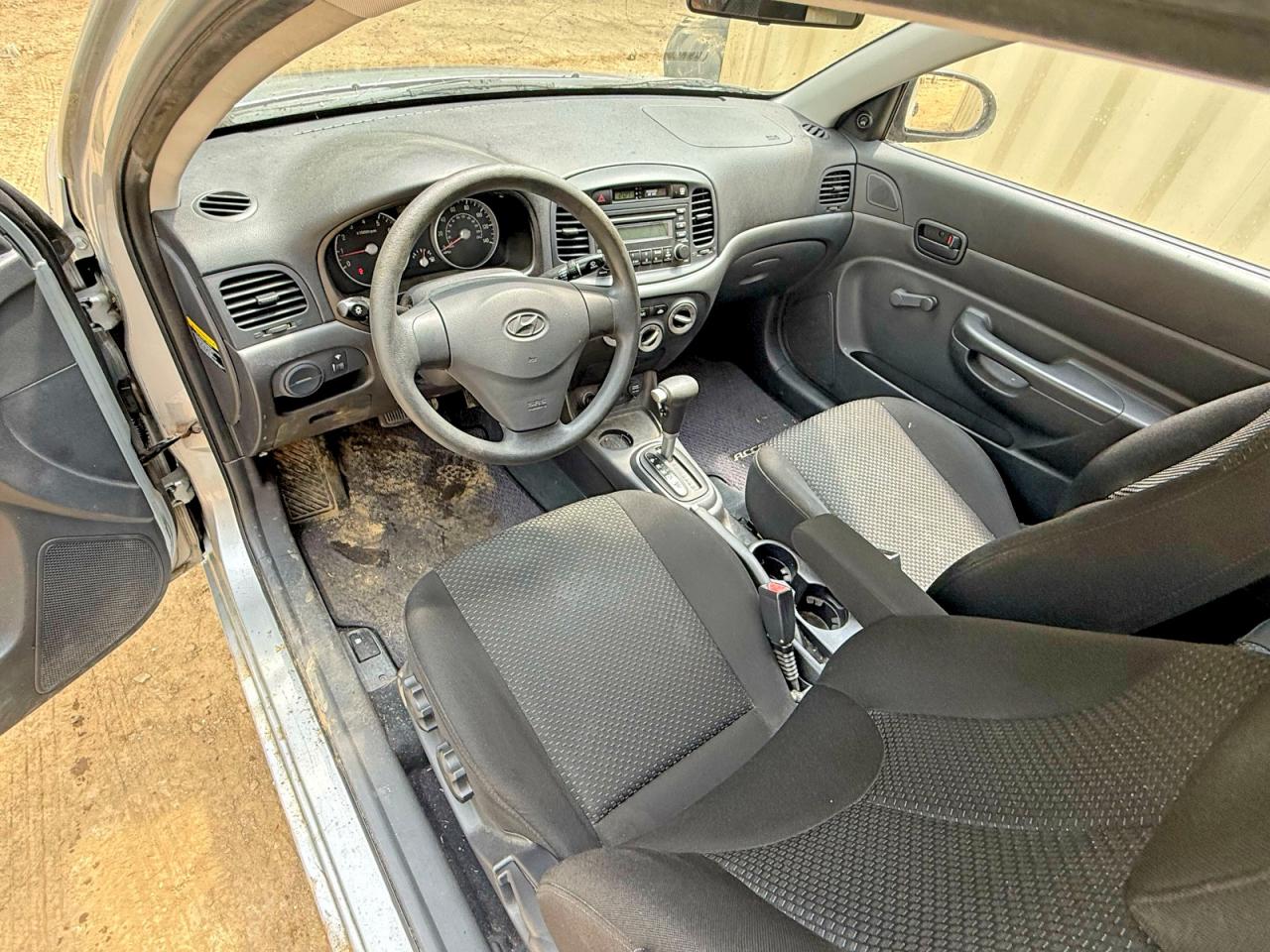 2008 Hyundai Accent Gs Silver vin: KMHCM36C48U060075