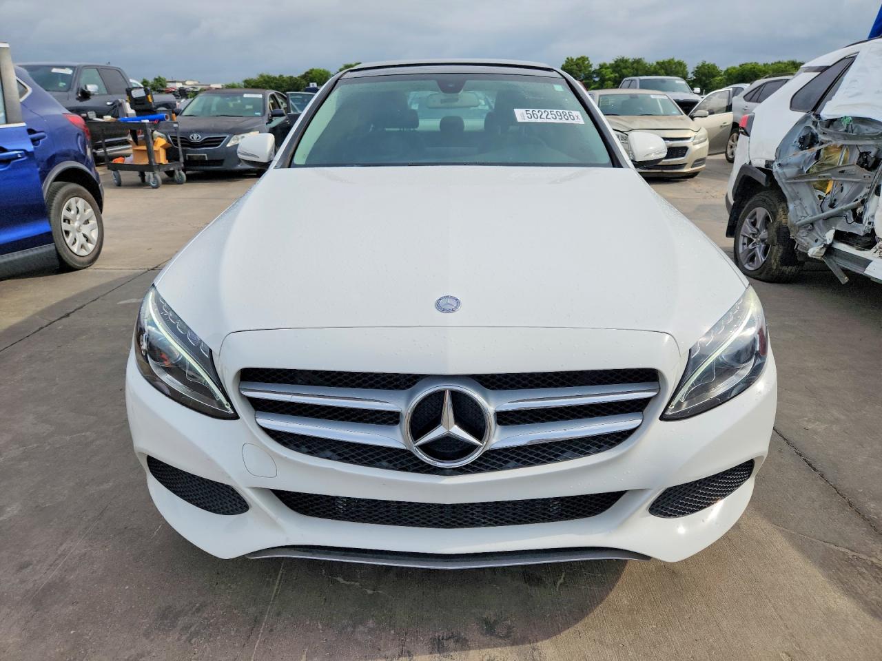 2015 Mercedes-benz C 300 4matic White vin: 55SWF4KB7FU074961