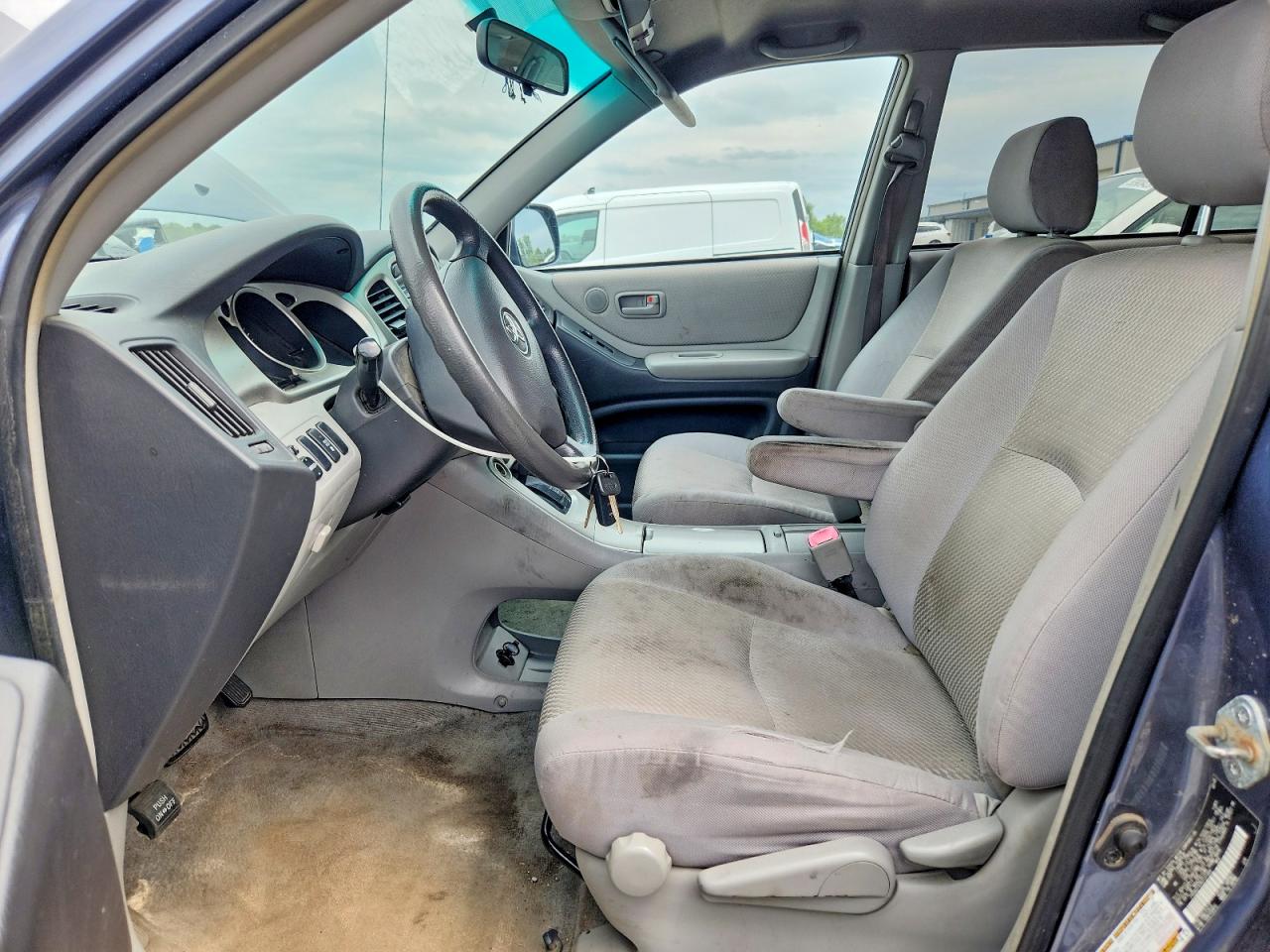 2005 Toyota Highlander Base Blue vin: JTEDD21A350121469