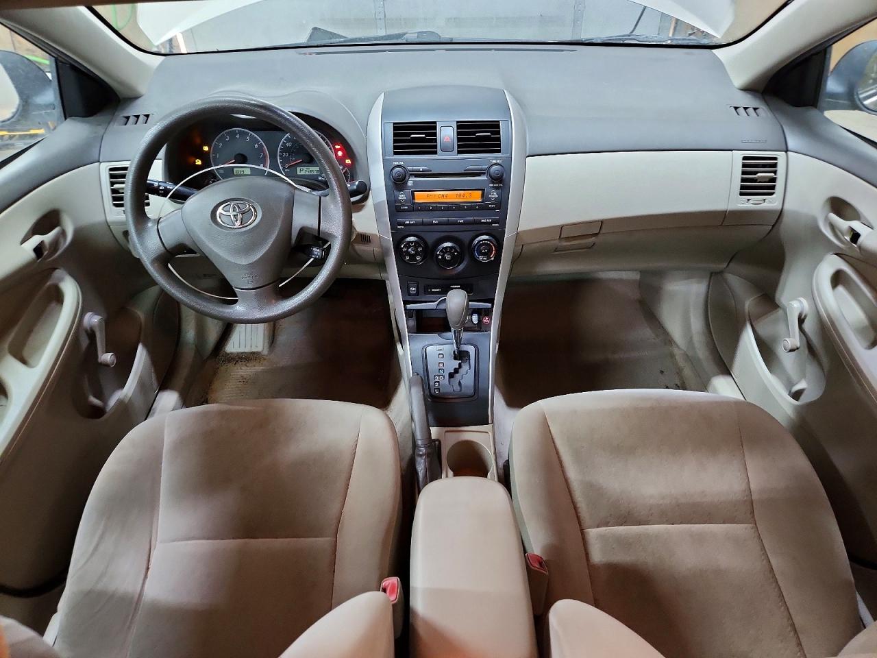 2009 Toyota Corolla Base Gold vin: 2T1BU40EX9C006004