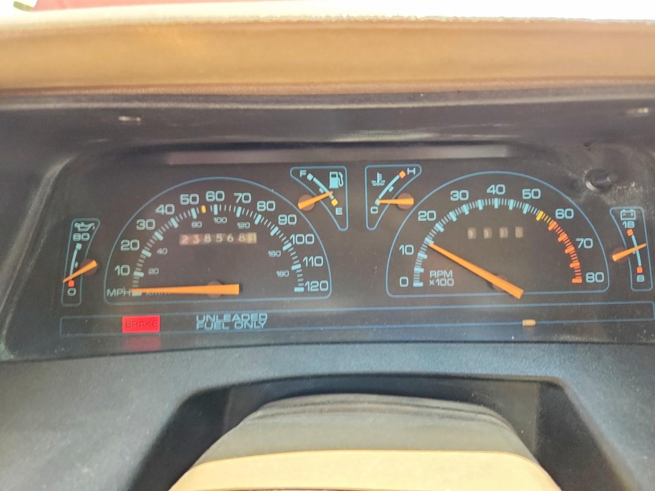 1988 Chevrolet Beretta Red vin: 1G1LV1119JE210122