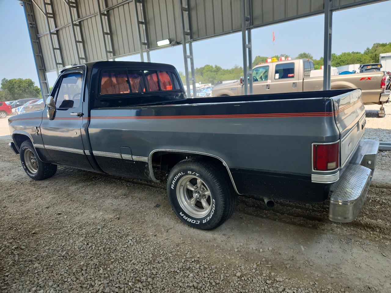 1986 Chevrolet C10 Two Tone vin: 1GCEC14H0GF358564