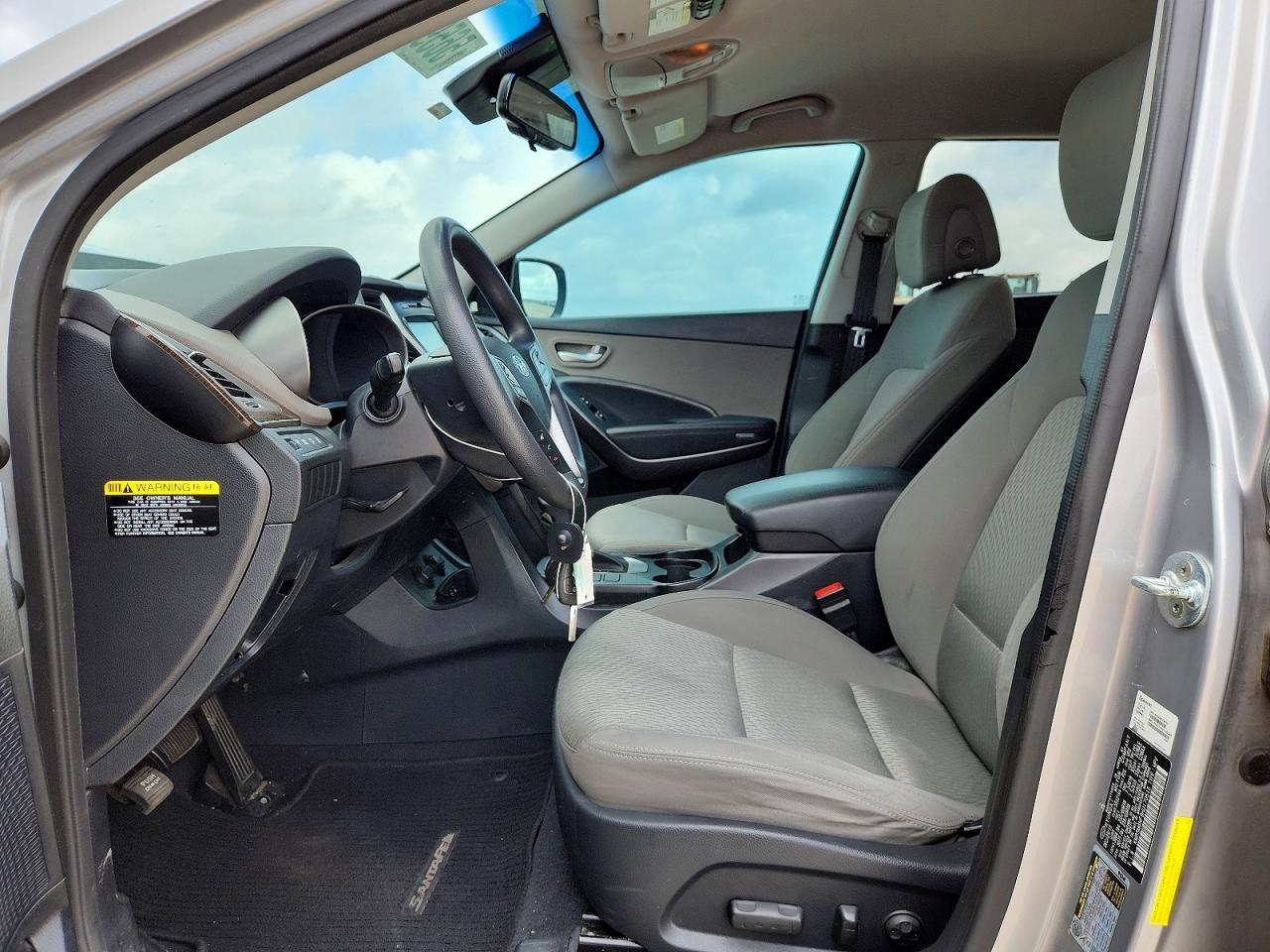 2017 Hyundai Santa Fe Se Silver vin: KM8SM4HF9HU170516