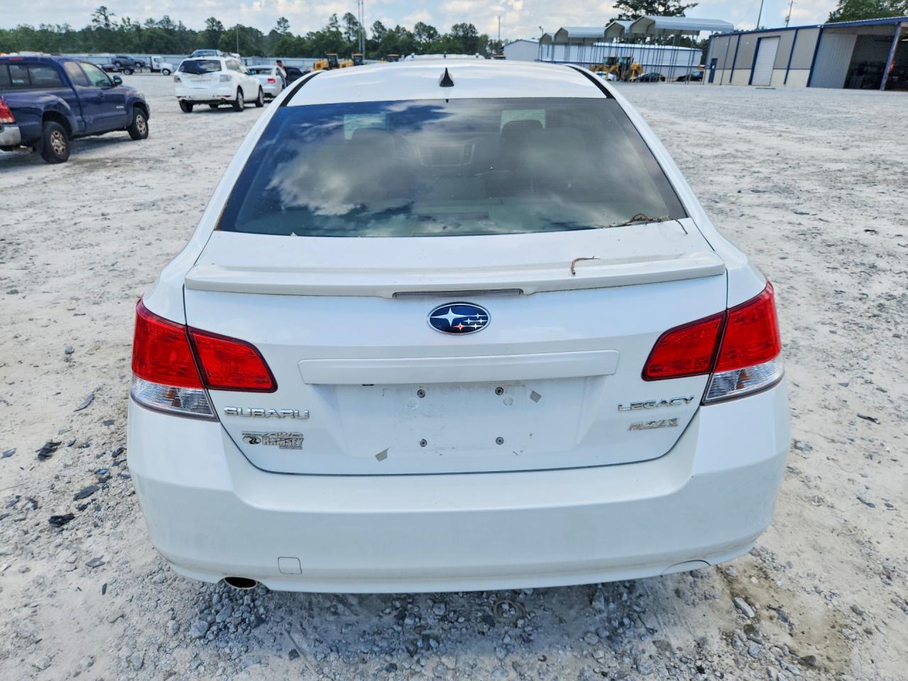 2011 Subaru Legacy 2.5i Limited White vin: 4S3BMBL62B3237308