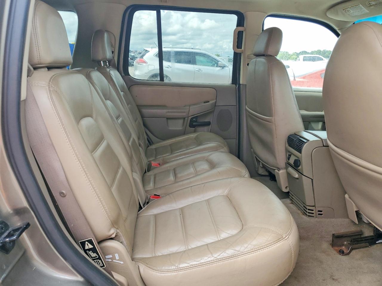 2002 Ford Explorer Xlt Beige vin: 1FMZU63W12ZB26764