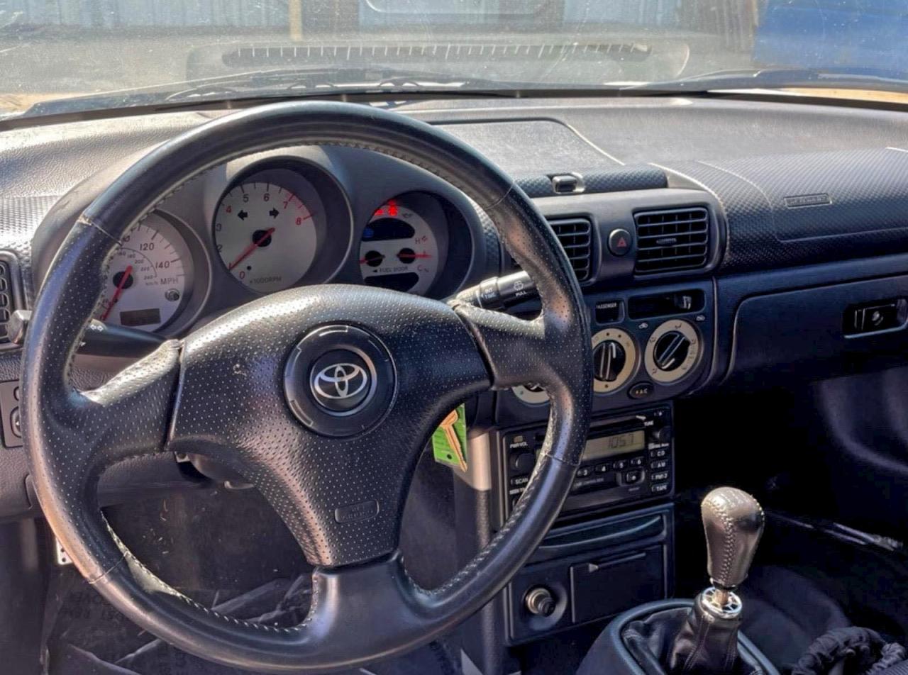 2000 Toyota Mr2 Spyder Серебряный vin: JTDFR3203Y0018812