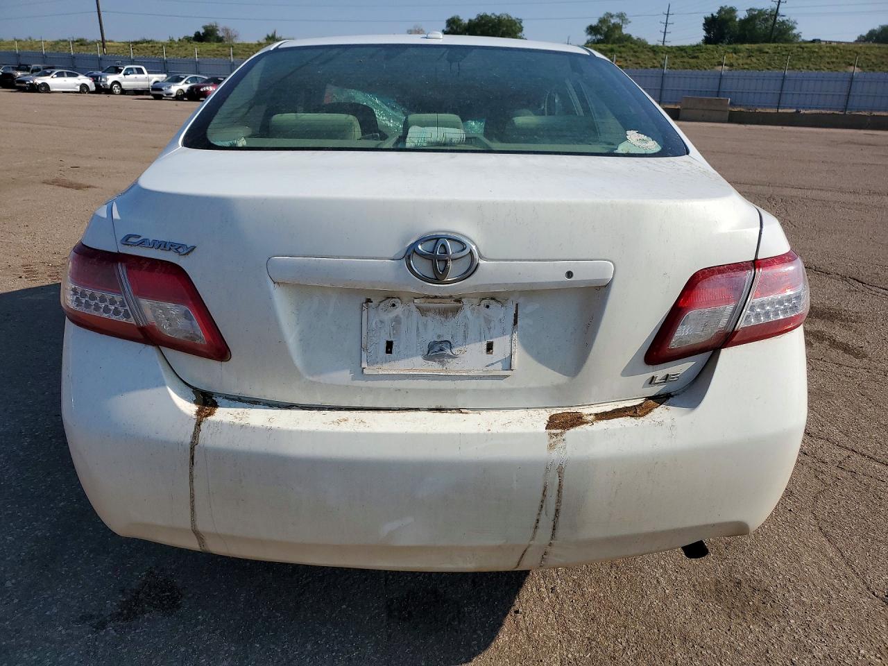 2010 Toyota Camry Le White vin: 4T4BF3EK8AR069517