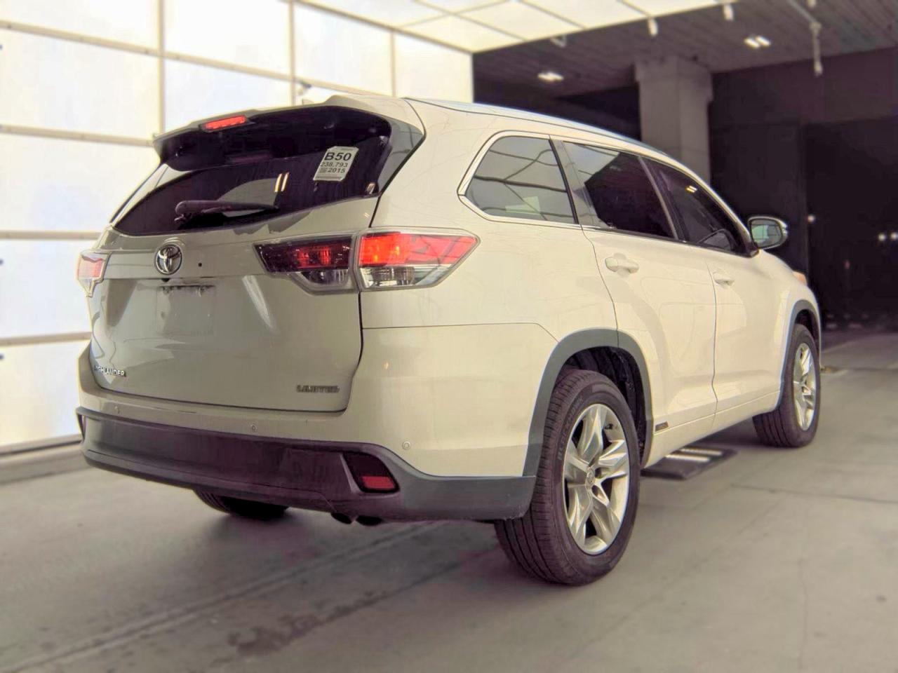 2015 Toyota Highlander Limited White vin: 5TDYKRFH9FS097073