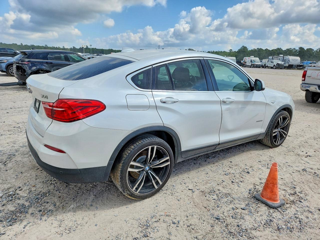 2015 Bmw X4 Xdrive28i Белый vin: 5UXXW3C53F0M88731