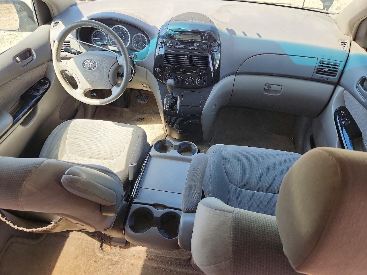 2004 Toyota Sienna Le 7 Passenger Синий vin: 5TDZA23C24S195981
