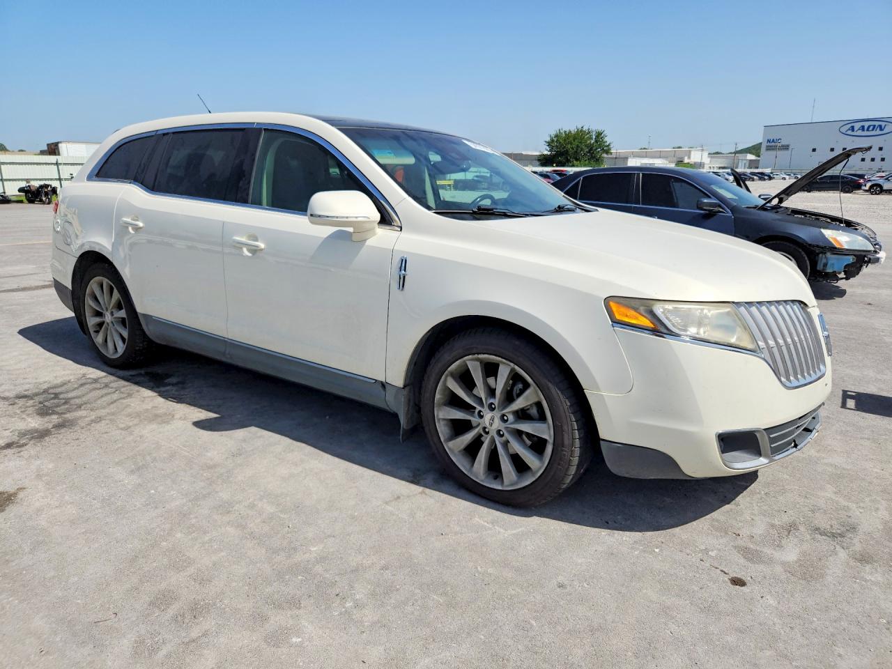 2012 Lincoln Mkt White vin: 2LMHJ5AT4CBL51745