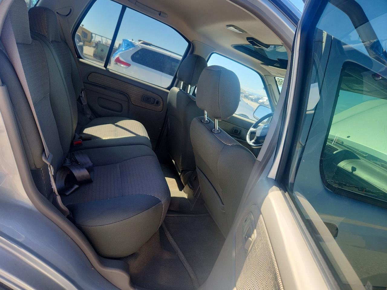 2003 Nissan Xterra Xe-v6 Silver vin: 5N1ED28Y73C648028