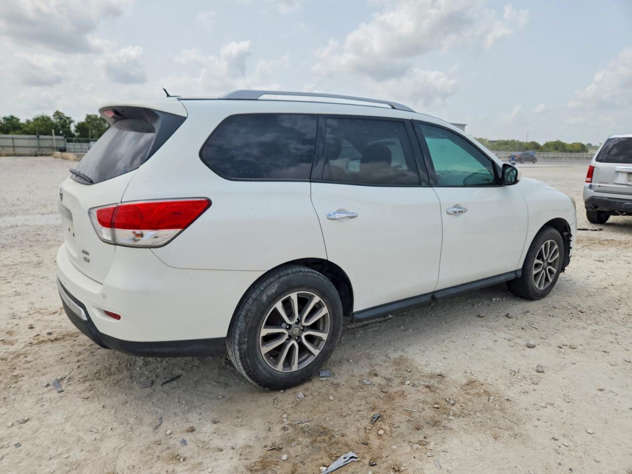 2013 Nissan Pathfinder S White vin: 5N1AR2MM8DC688865