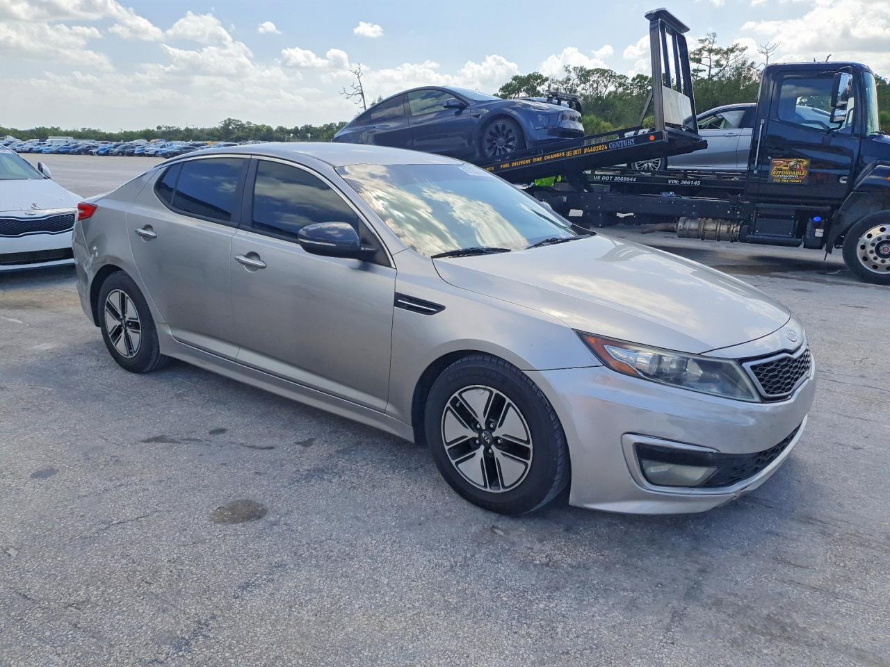 2011 Kia Optima Hybrid Base Silver vin: KNAGM4AD5B5004737