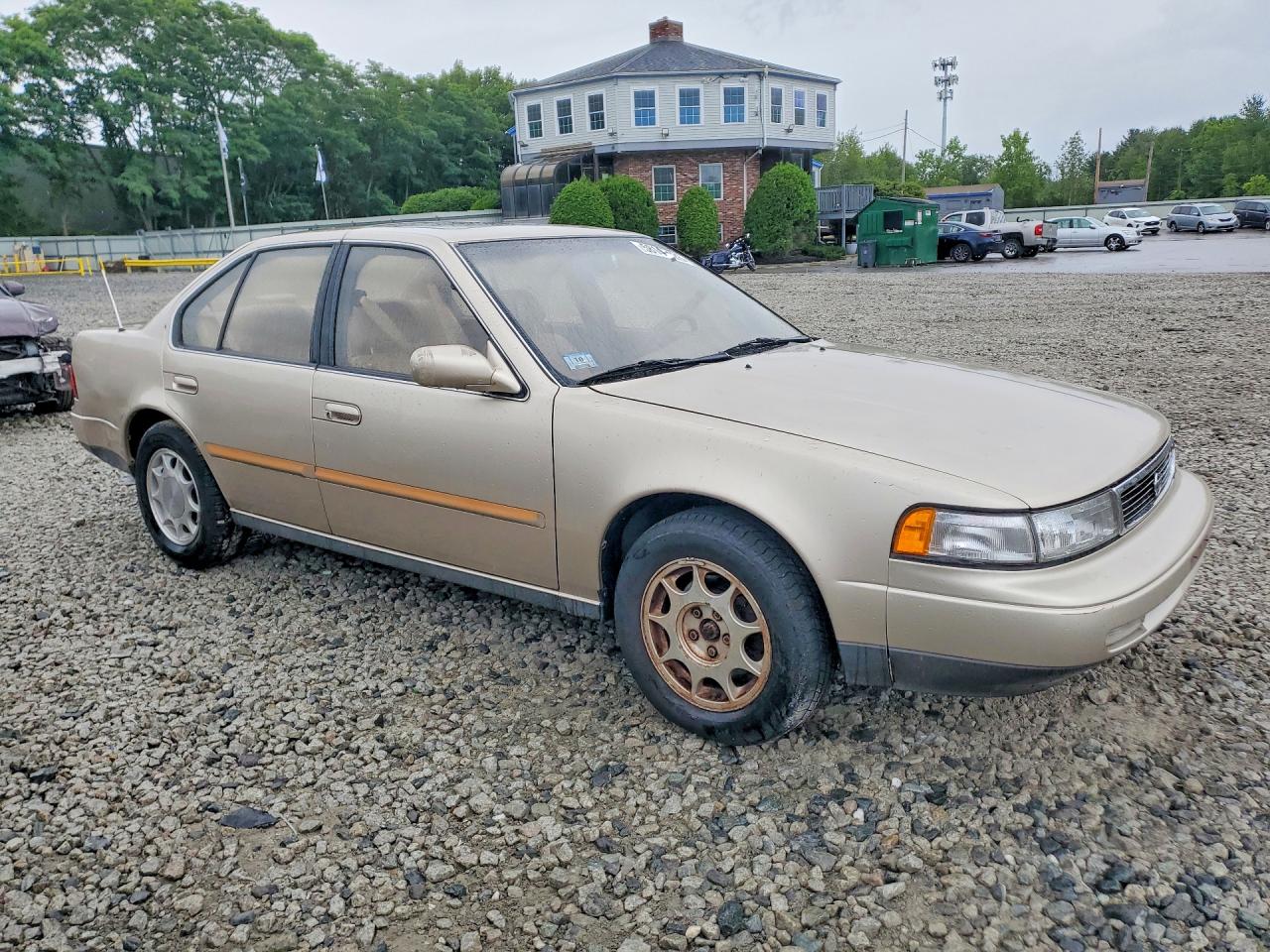 1992 Nissan Maxima Gxe Gold vin: JN1HJ01P7NT605525