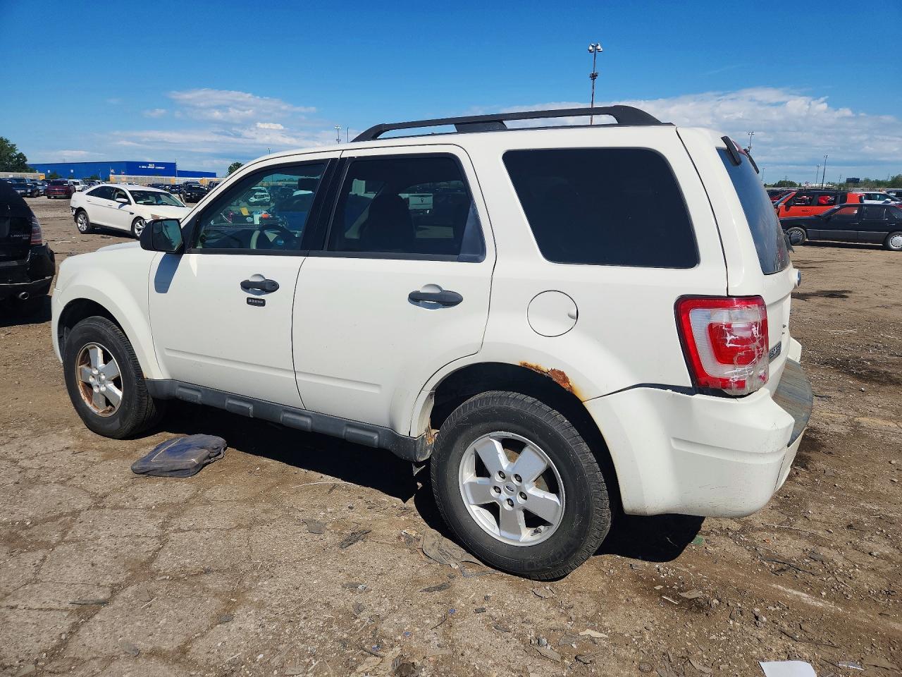 2010 Ford Escape Xlt White vin: 1FMCU0D72AKC65366