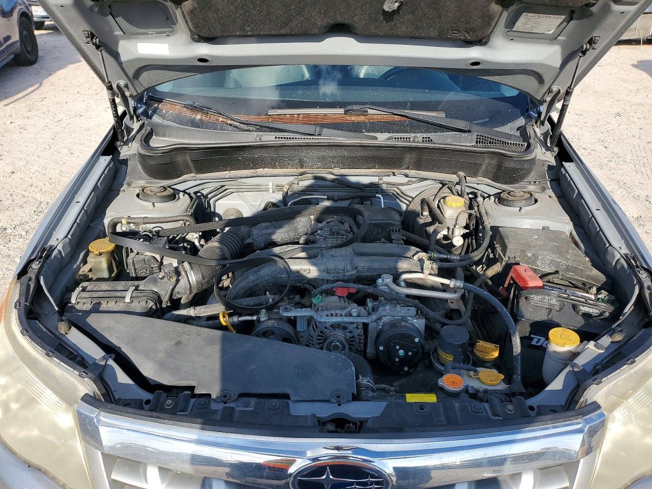 2012 Subaru Forester Limited Silver vin: JF2SHBEC7CH412911
