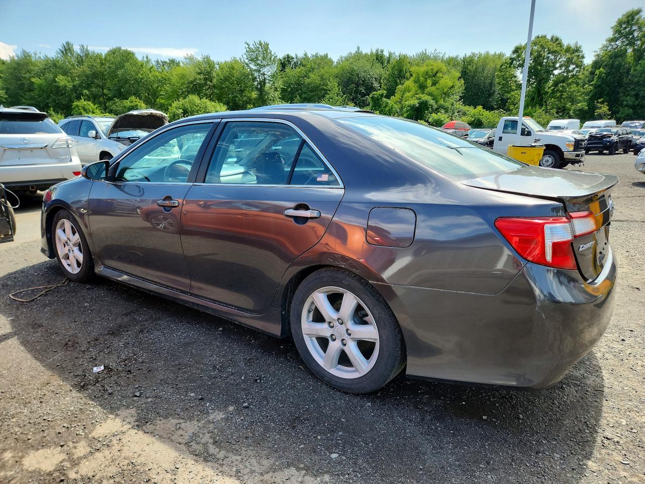 2014 Toyota Camry Le Gray vin: 4T4BF1FK4ER338279