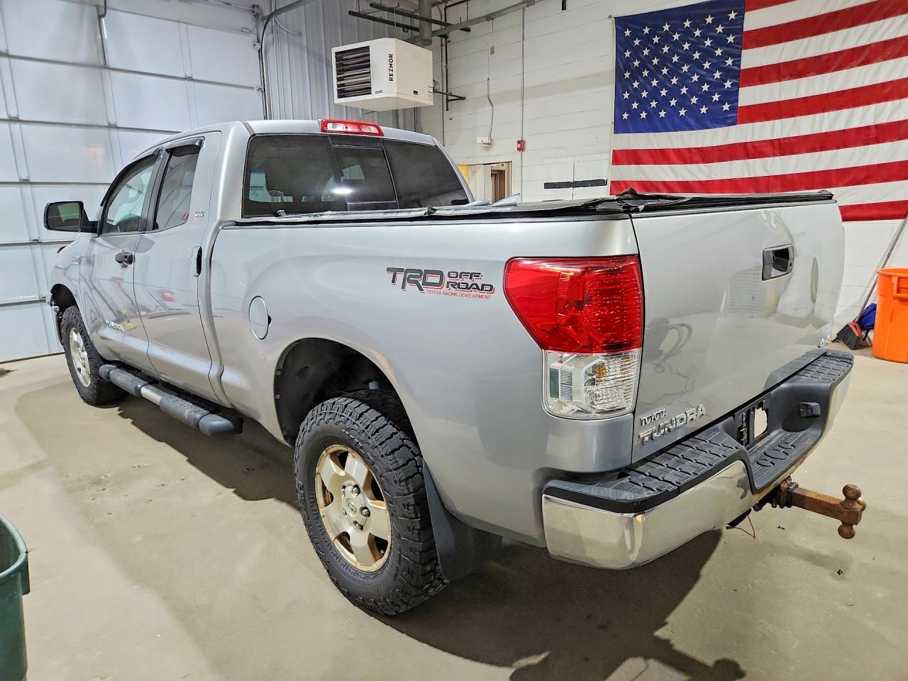 2010 Toyota Tundra Double Cab Sr5 Silver vin: 5TFUY5F11AX115691